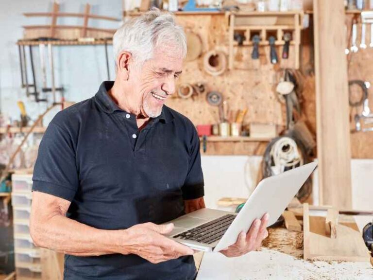 Handwerker müssen auch online präsent sein, um neue Kunden zu gewinnen.